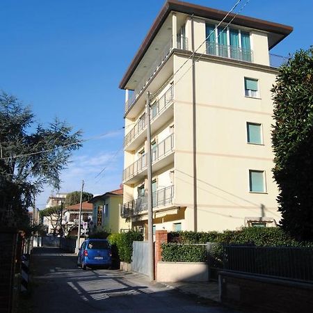 Hotel Casa Diomira Lido di Camaiore Exterior foto